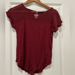 Burgundy tshirt with mesh